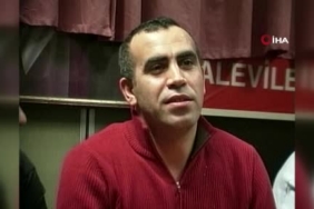 Annesi telef olan kuzuya şefkatle yaklaşan aile, Karabaş’ı biberonla besliyor 1 thumbnail
