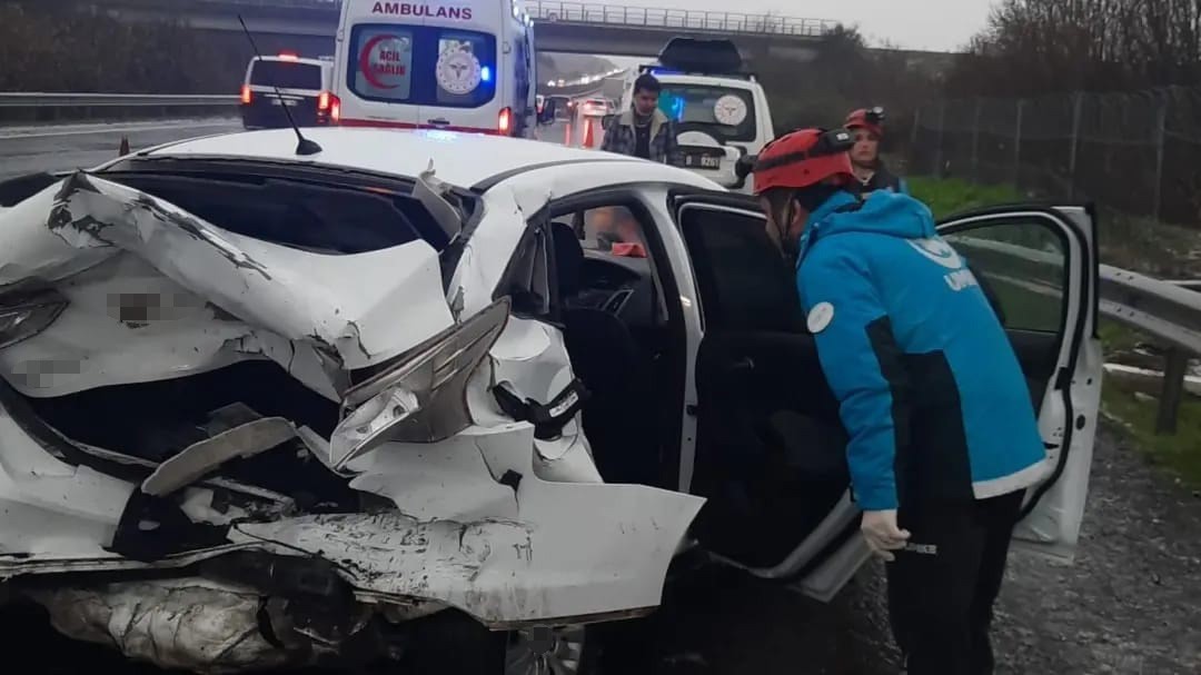 dolu yagisi zincirleme kazaya neden oldu 11 yarali 1 OBDck5yO