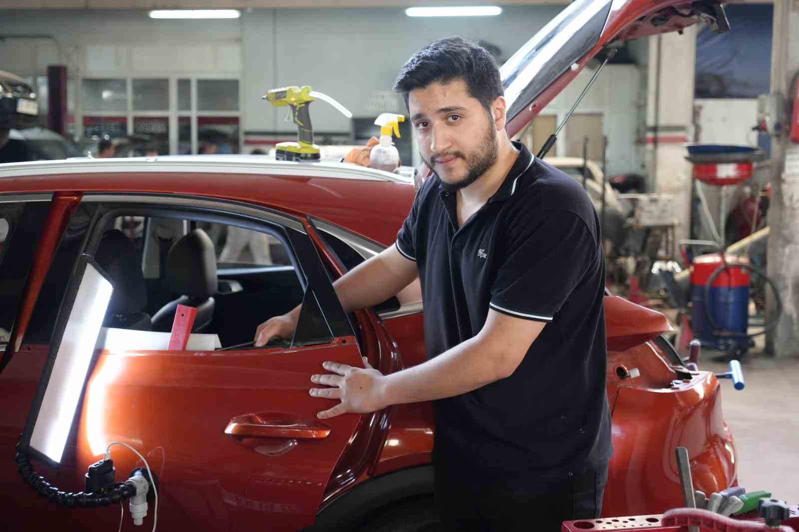dolu yagisinda hasar goren araclar sanayide onariliyor 0 hyvOtuqP