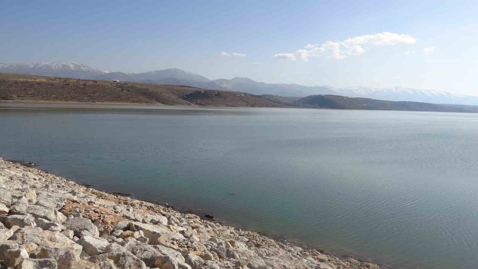 doluluk orani maksimum seviyeye ulasan sultansuyu barajinda kapak acildi 1 gwNtFeH1