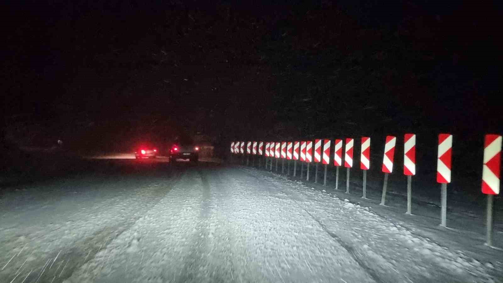 domanic dag yolunda kar ve tipi etkili oldu 1 vtSaWvCj