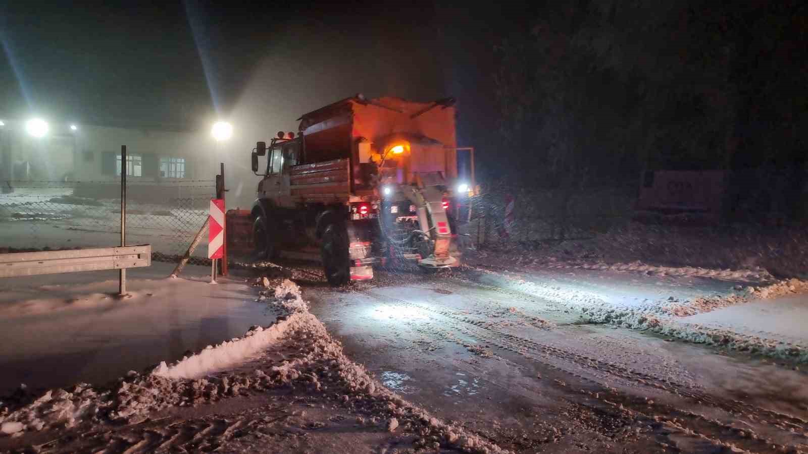 domanic dag yolunda kar ve tipi etkili oldu 5 9CbNq8LK