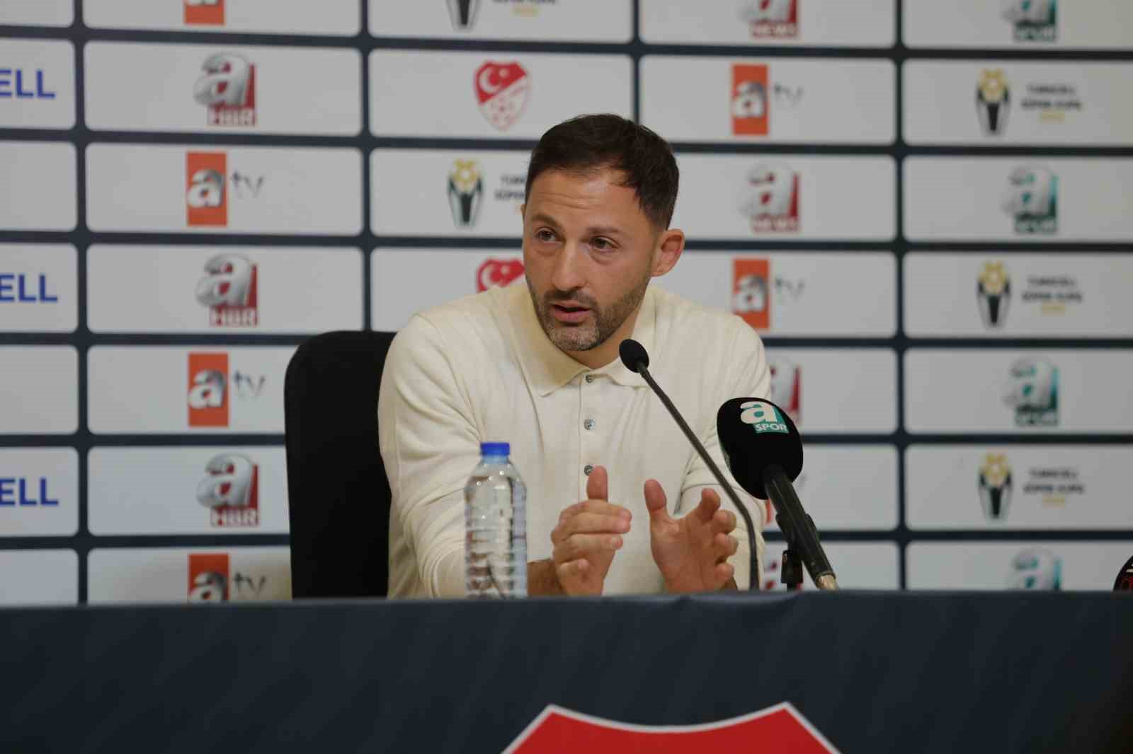 Domenico Tedesco: "Galatasaray maçı bizim için güzel bir test olacak" 7 domenico tedesco galatasaray maci bizim icin guzel bir test olacak 3 i5bsRn26