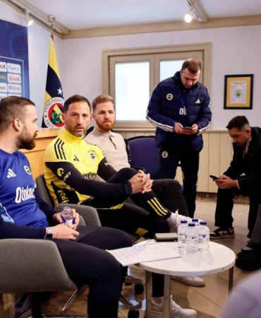 domenico-tedesco-oynamak-istedigimiz-oyun-tarzinda-guce-cok-ihtiyac-var-DEAMzDQu.jpg