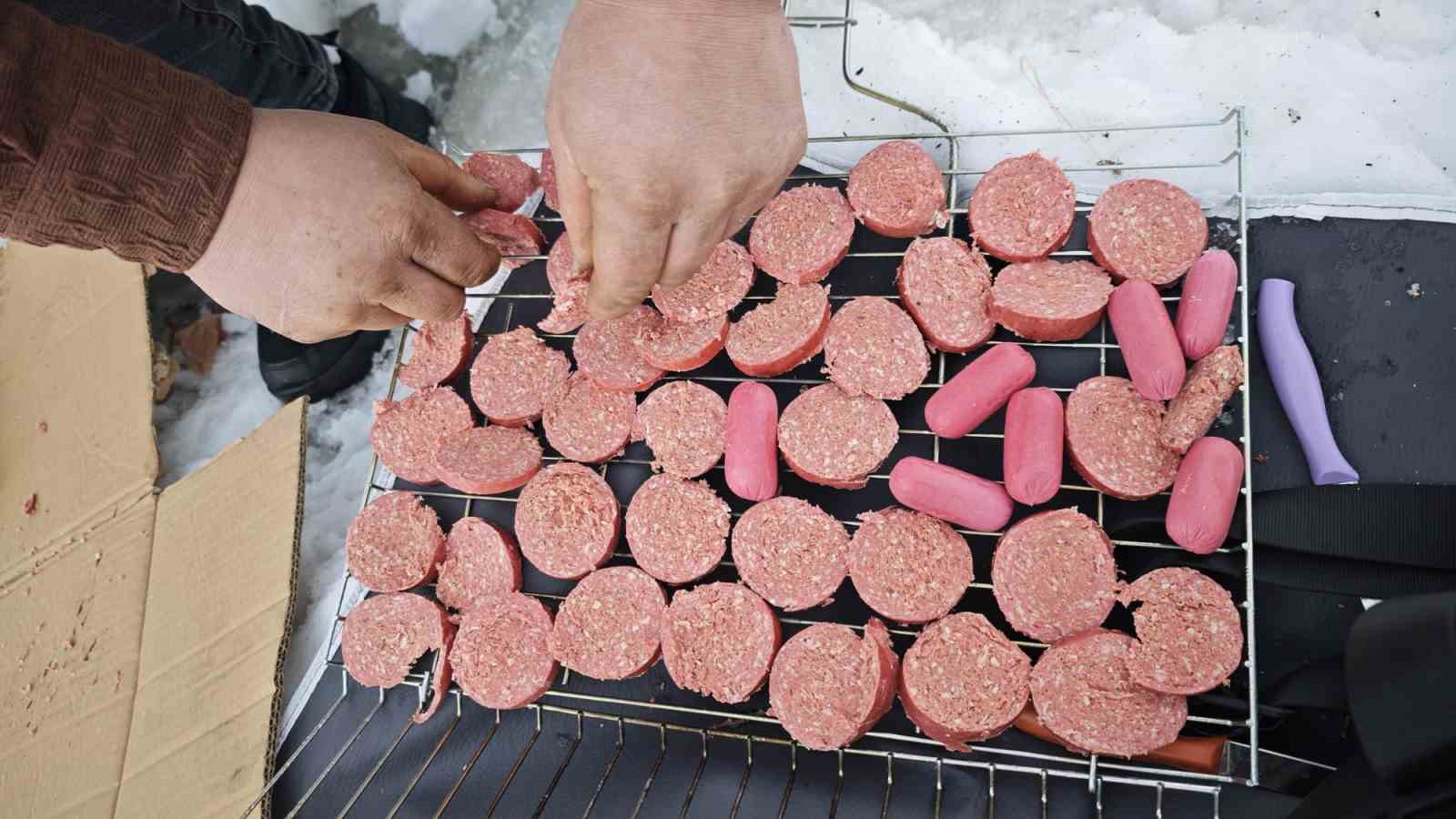 donan nazik golu uzerinde sucuk ekmek keyfi 1 mImItOPt