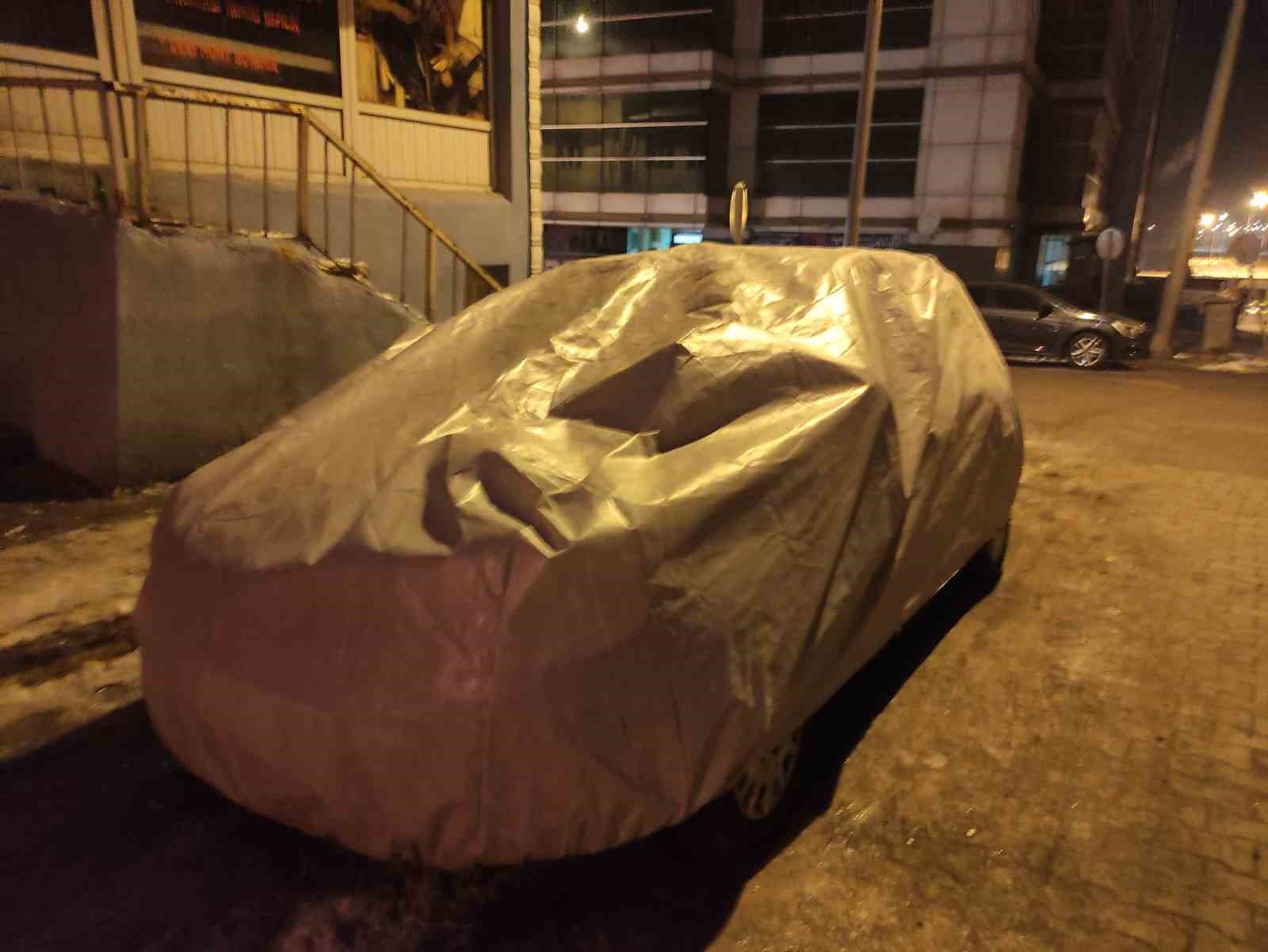 dondurucu soguklara karsi araclar battaniye ve brandayla korunuyor 2 kHwJVKtZ