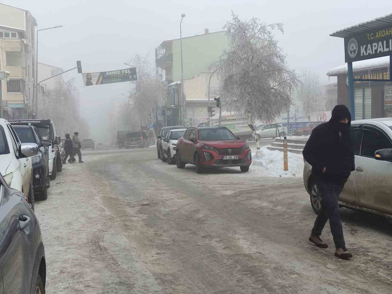 Dondurucu soğukların etkili olduğu Ardahan’da hayat durma noktasına geldi 15 dondurucu soguklarin etkili oldugu ardahanda hayat durma noktasina geldi 11 NQclH7hq