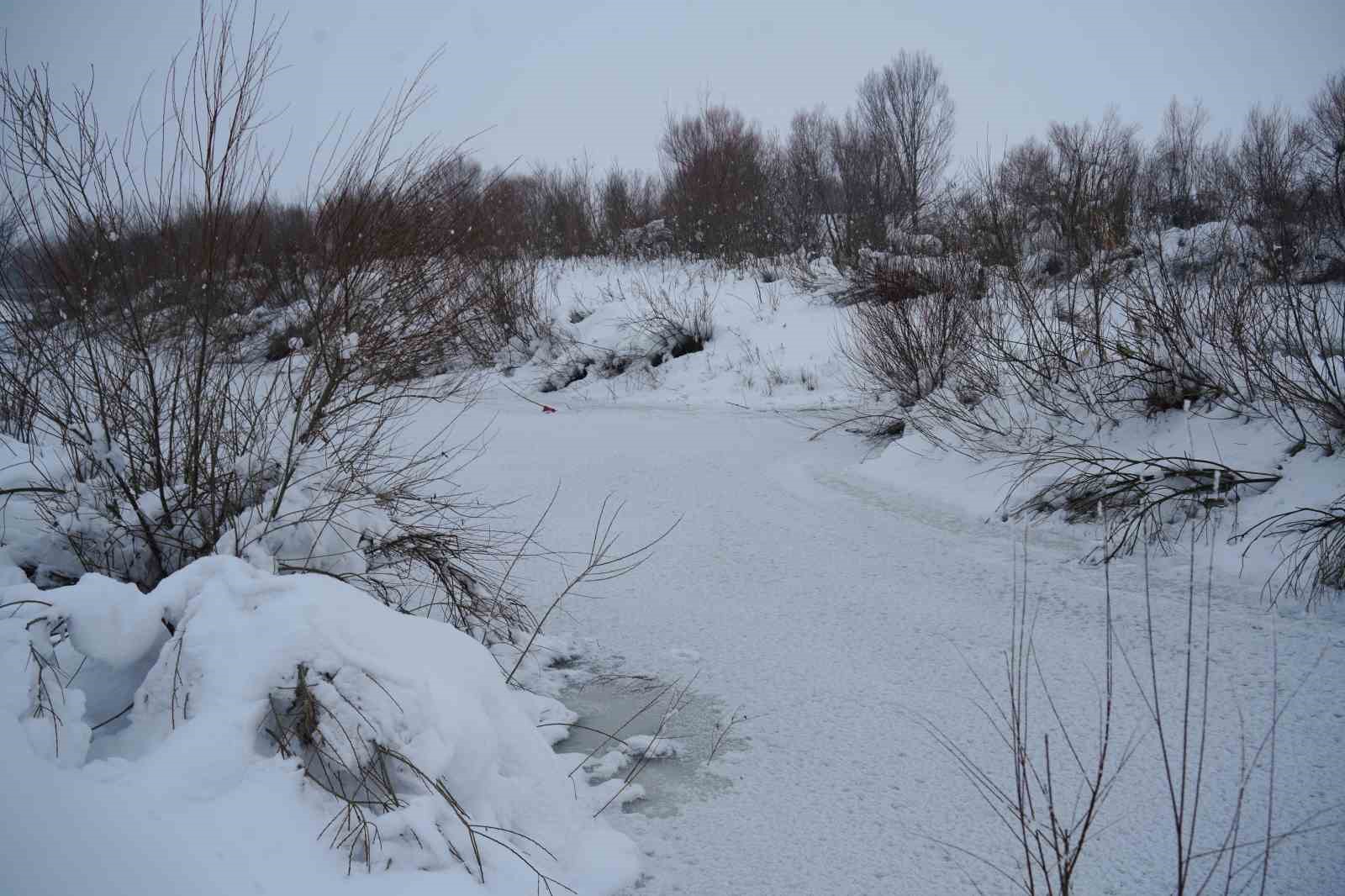 dondurucu soguklarin hakim oldugu musta karasu nehri buz tuttu 4 LC29ZNp6