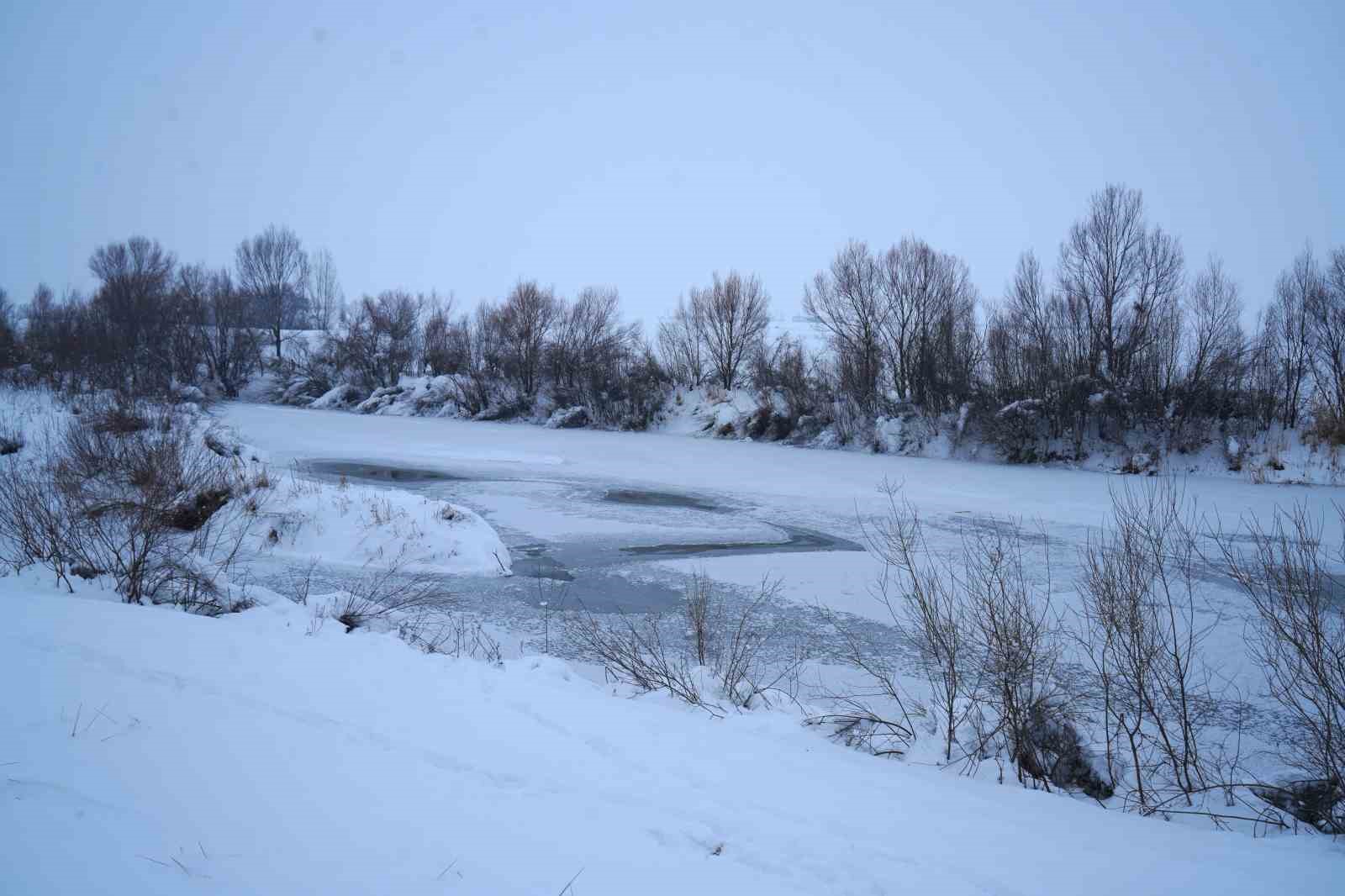 dondurucu soguklarin hakim oldugu musta karasu nehri buz tuttu 5 GTWcDRQW