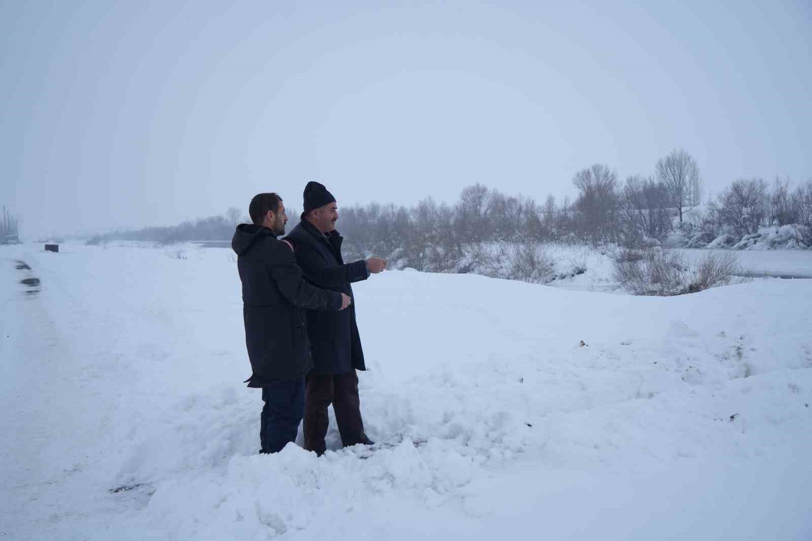 dondurucu soguklarin hakim oldugu musta karasu nehri buz tuttu 6
