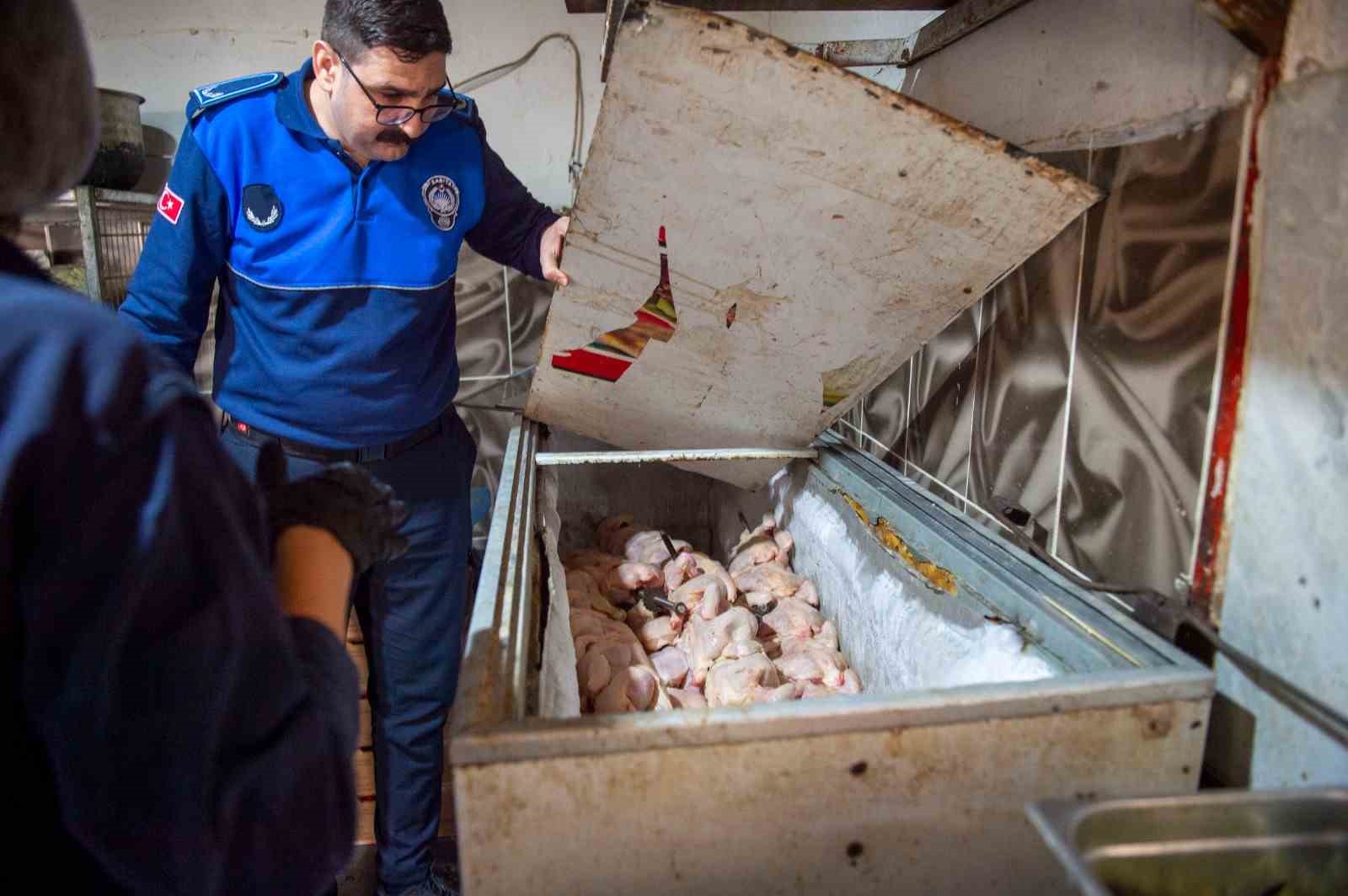 donerciden kurtlu salca ve tursu cikti 0 tOn3SBH1