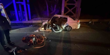 donus-yapmak-isteyen-otomobile-hafif-ticari-aracin-ok-gibi-saplandigi-kaza-kamerada-zNbnsk1N.jpg