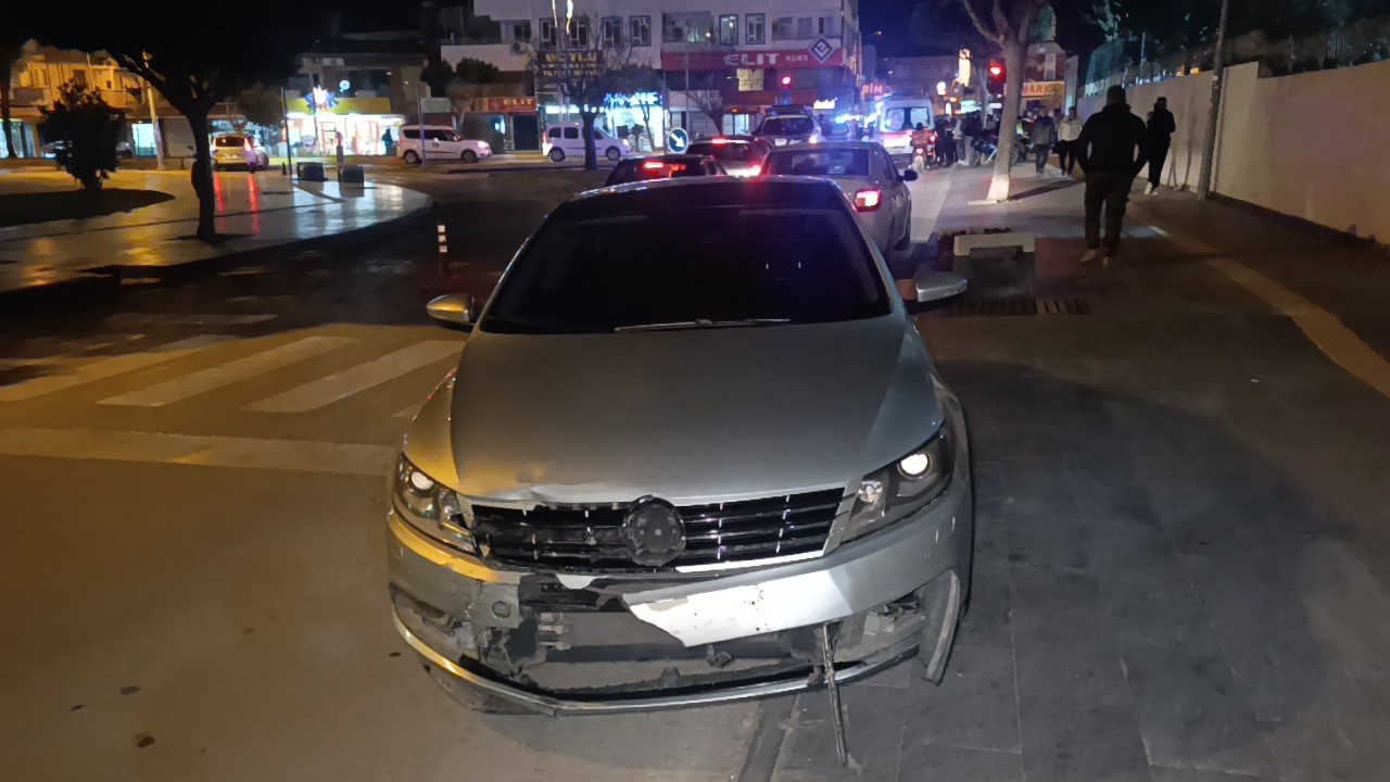 Dönüş yasağı olan yerden dönen otomobil motosikletle çarpıştı: 1 yaralı 7 donus yasagi olan yerden donen otomobil motosikletle carpisti 1 yarali 3 MMp3lyOD