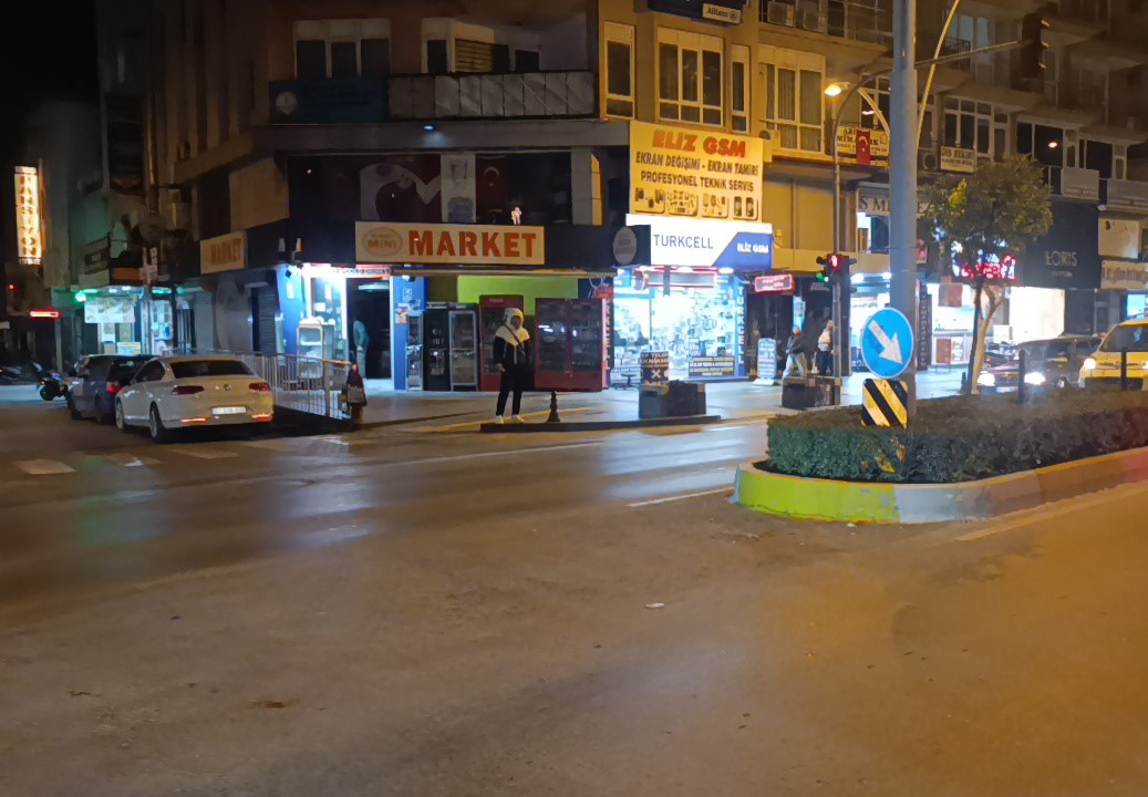 Dönüş yasağı olan yerden dönen otomobil motosikletle çarpıştı: 1 yaralı 9 donus yasagi olan yerden donen otomobil motosikletle carpisti 1 yarali 5 1EfrL5iI