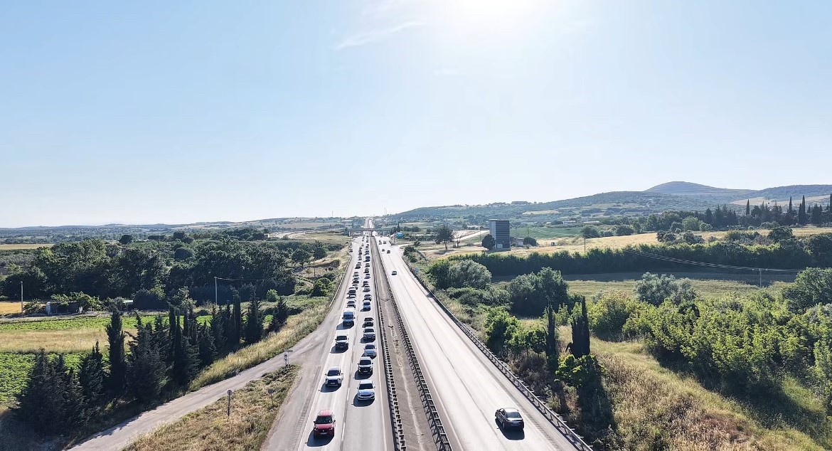 donus yogunlugu basladi bursa yolunda uzun kuyruklar olustu 2 vNiCv3ys