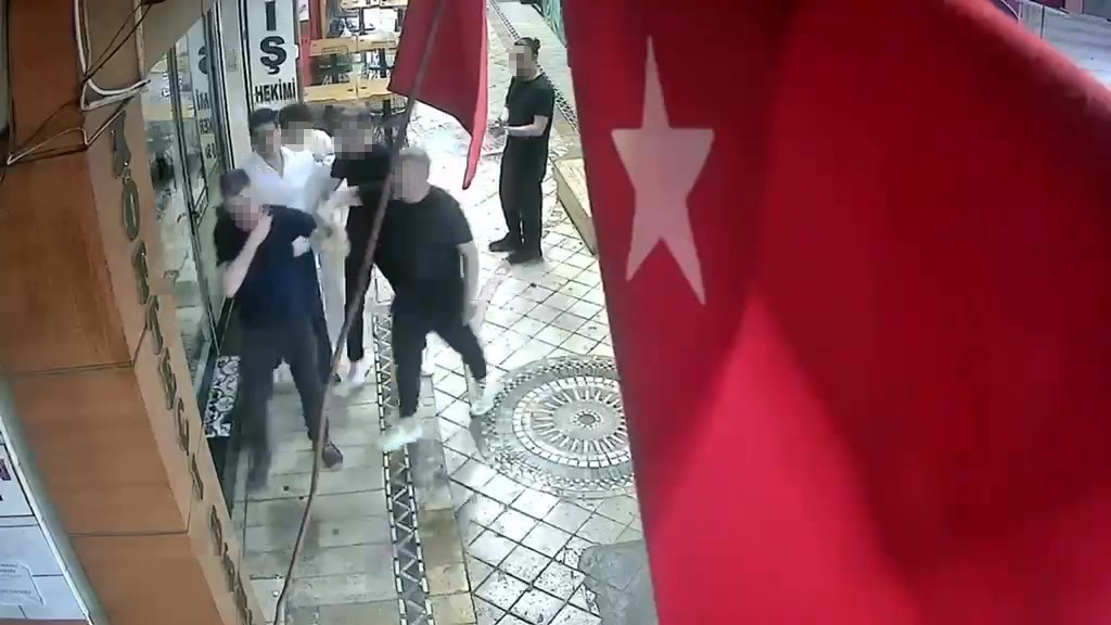 dort kisi tarafindan olduresiye darbedildi olay ani kameraya yansidi 2 Tsu2rAdF