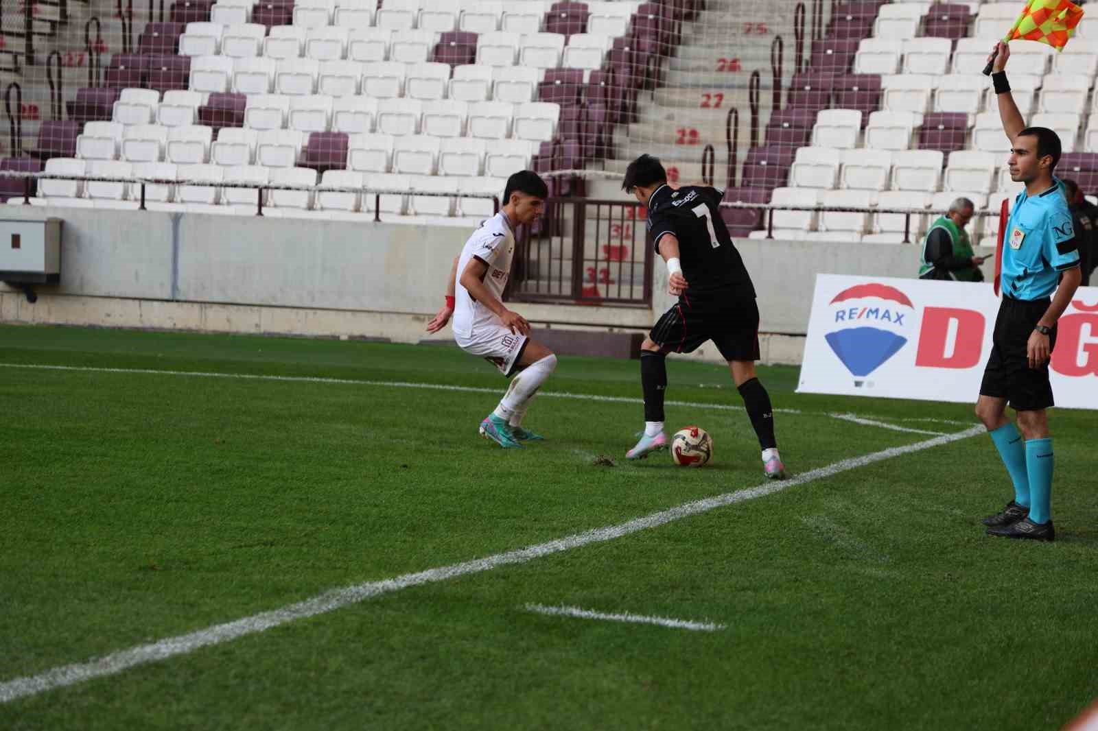 dostluk maci elazigspor u16 2 besiktas u16 1 10 QTuHDrTp
