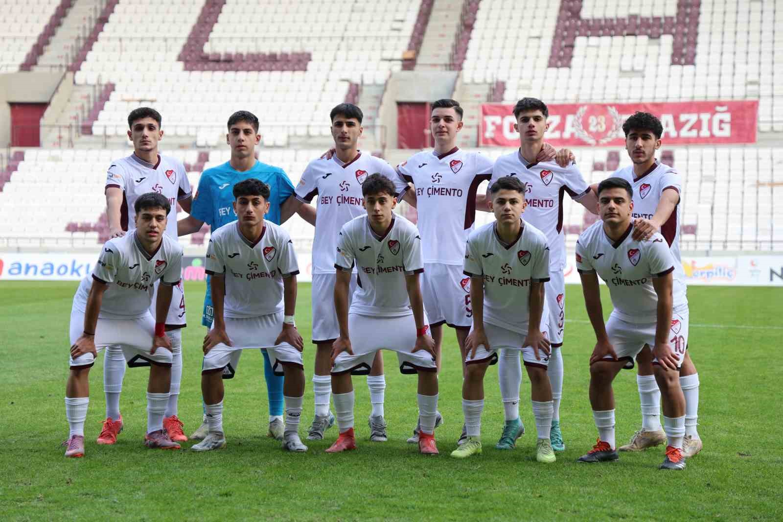 dostluk maci elazigspor u16 2 besiktas u16 1 4