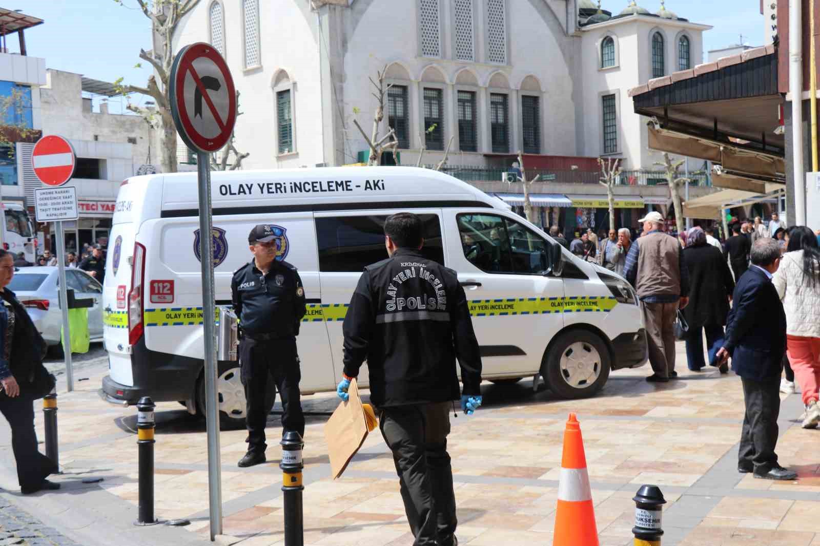 Döviz bürosunda çıkan kavgada 1 kişiyi silahla yaralan zanlı tutuklandı 6 doviz burosunda cikan kavgada 1 kisiyi silahla yaralan zanli tutuklandi 2 ZzQFElew