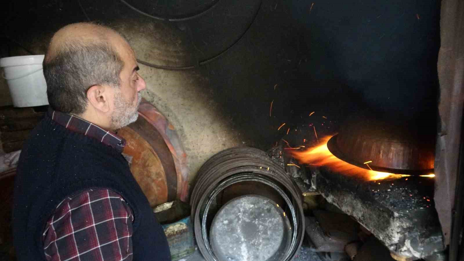 dovme bakir kazanlar geleneksel yontemlerle hazirlaniyor 1
