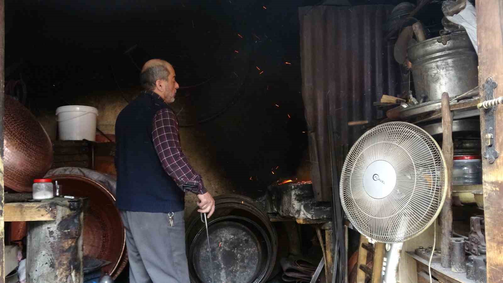 dovme bakir kazanlar geleneksel yontemlerle hazirlaniyor 2