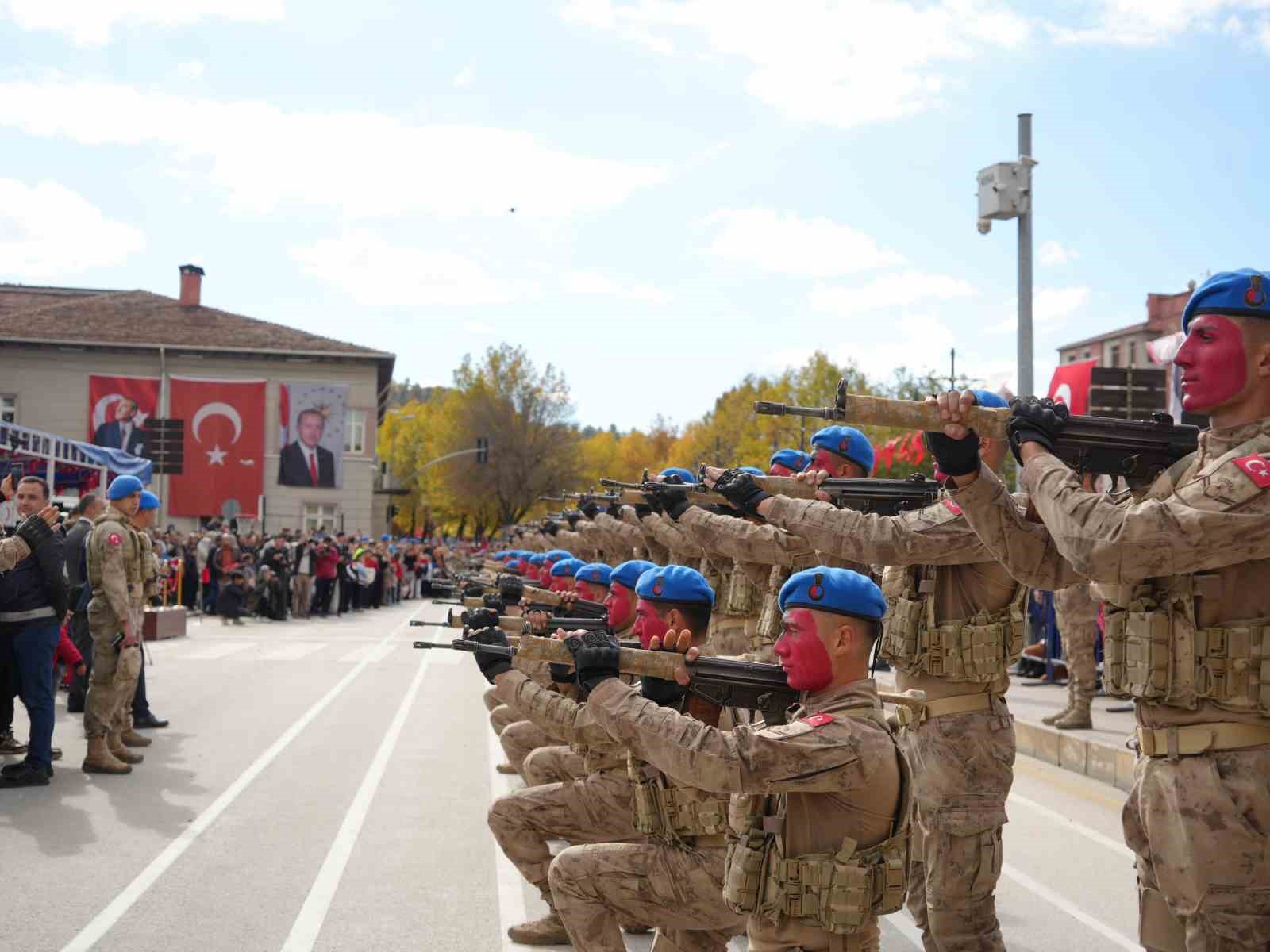 Dövüş sanatlarındaki hünerlerini sergileyen jandarma komandolar nefes kesti 15 dovus sanatlarindaki hunerlerini sergileyen jandarma komandolar nefes kesti 11 uRDX4kan