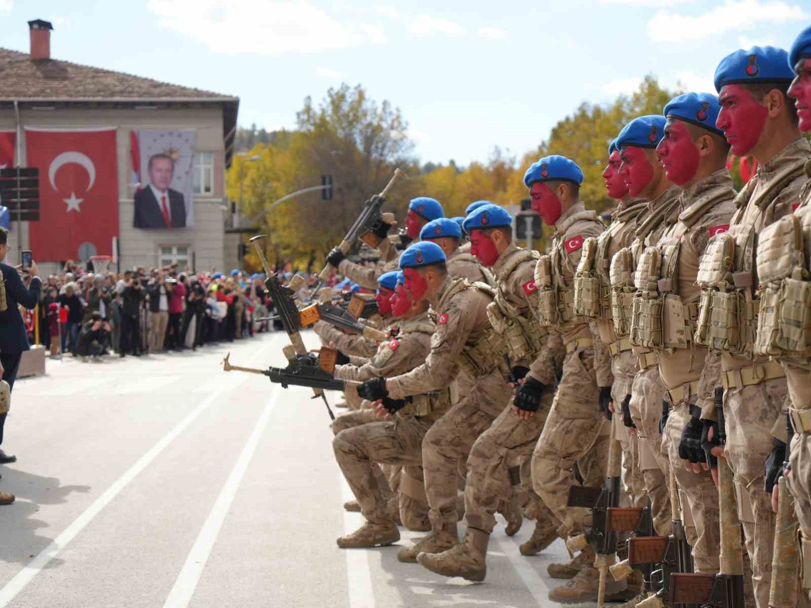 Dövüş sanatlarındaki hünerlerini sergileyen jandarma komandolar nefes kesti 8 dovus sanatlarindaki hunerlerini sergileyen jandarma komandolar nefes kesti 4 PH4tZuOX