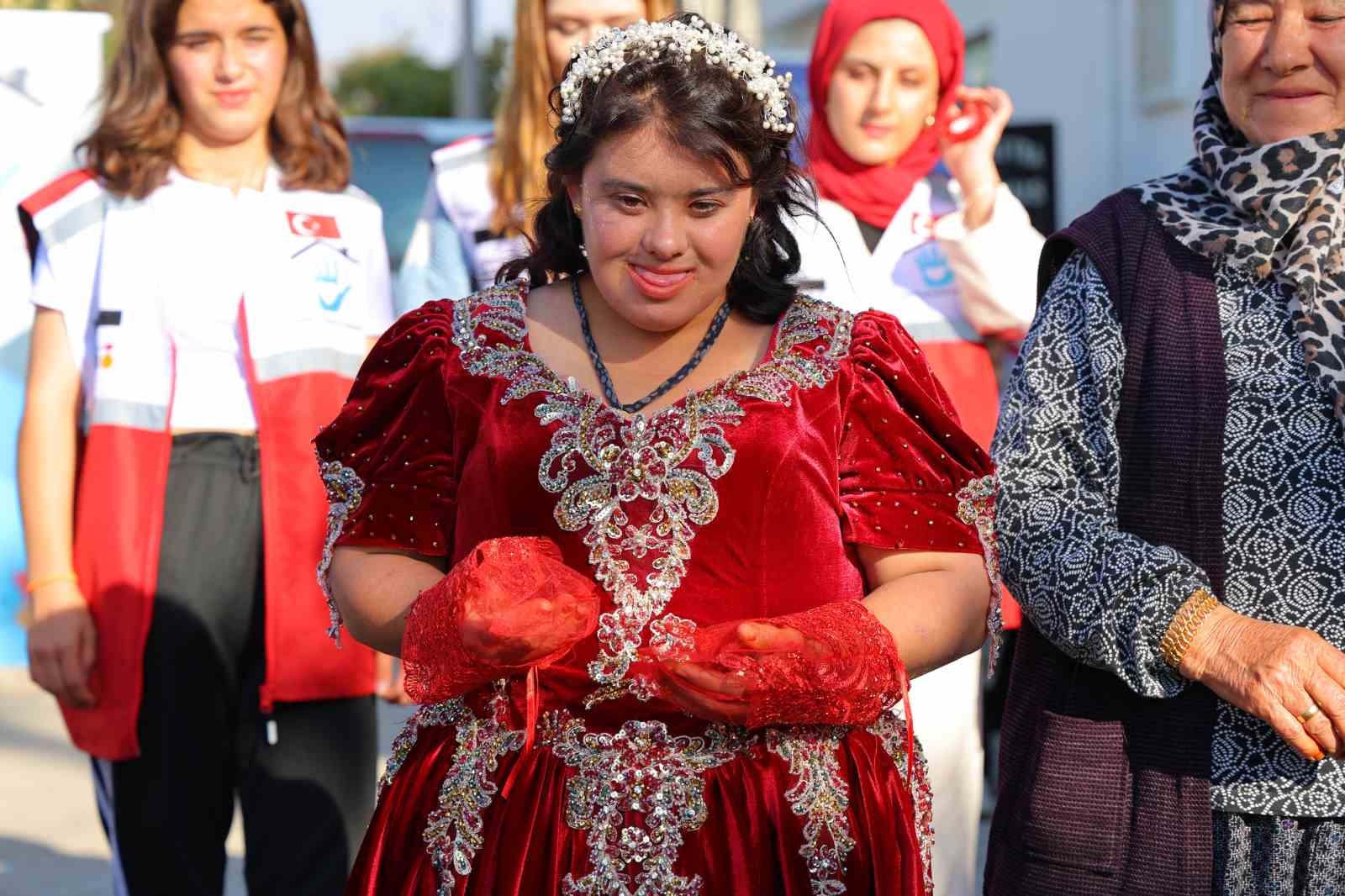 down sendromlu melekin gelinlik hayali gercek oldu 12 GRTAbJKX