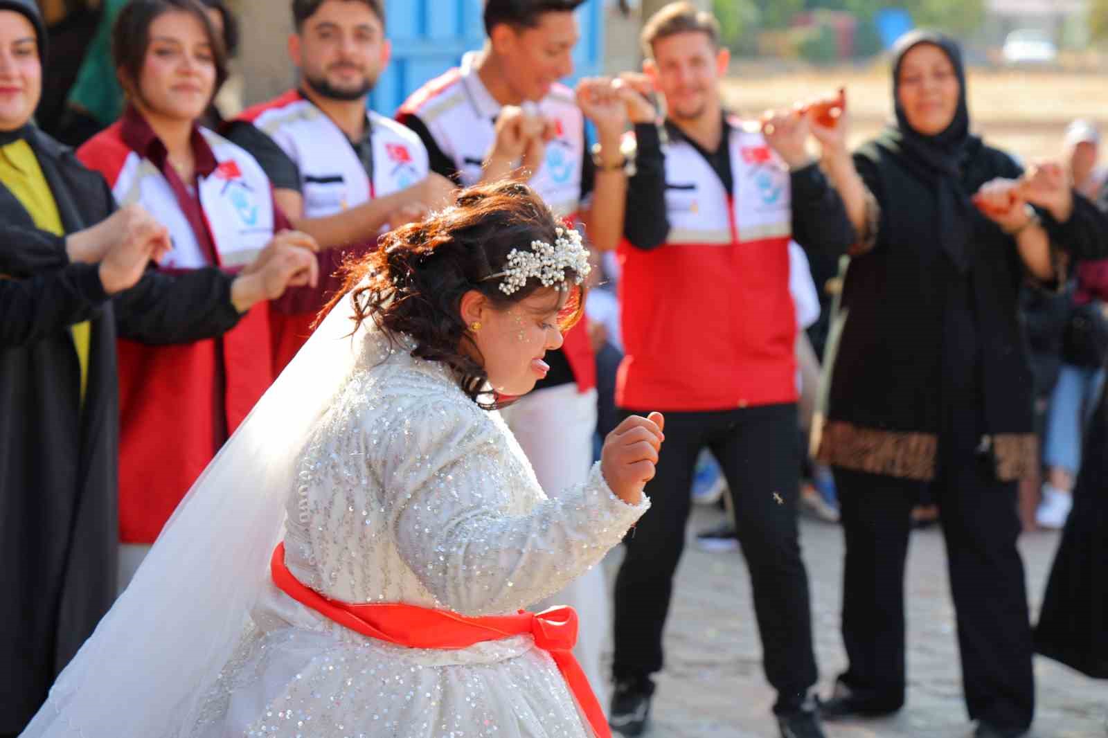 down sendromlu melekin gelinlik hayali gercek oldu 4 2Vut8JgI