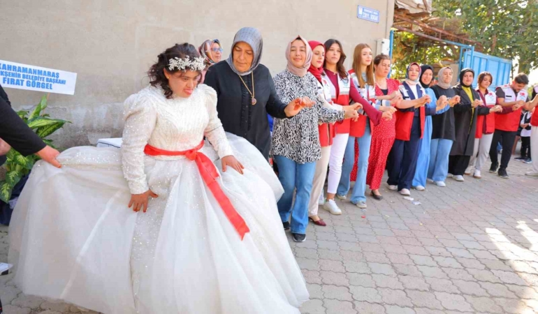 down-sendromlu-melekin-gelinlik-hayali-gercek-oldu-JcpLTMfm.jpg