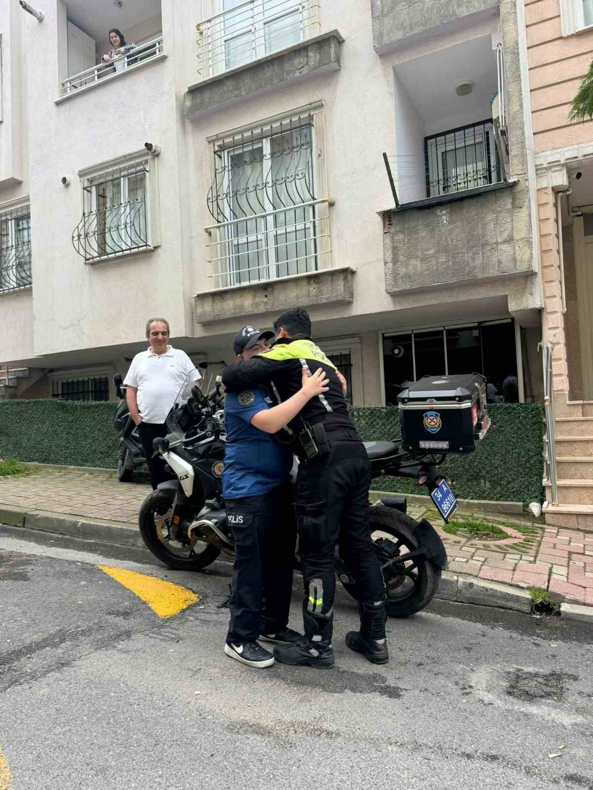down sendromlu melike polis ekiplerinden dogum gunu surprizi 2 t3WZem5z