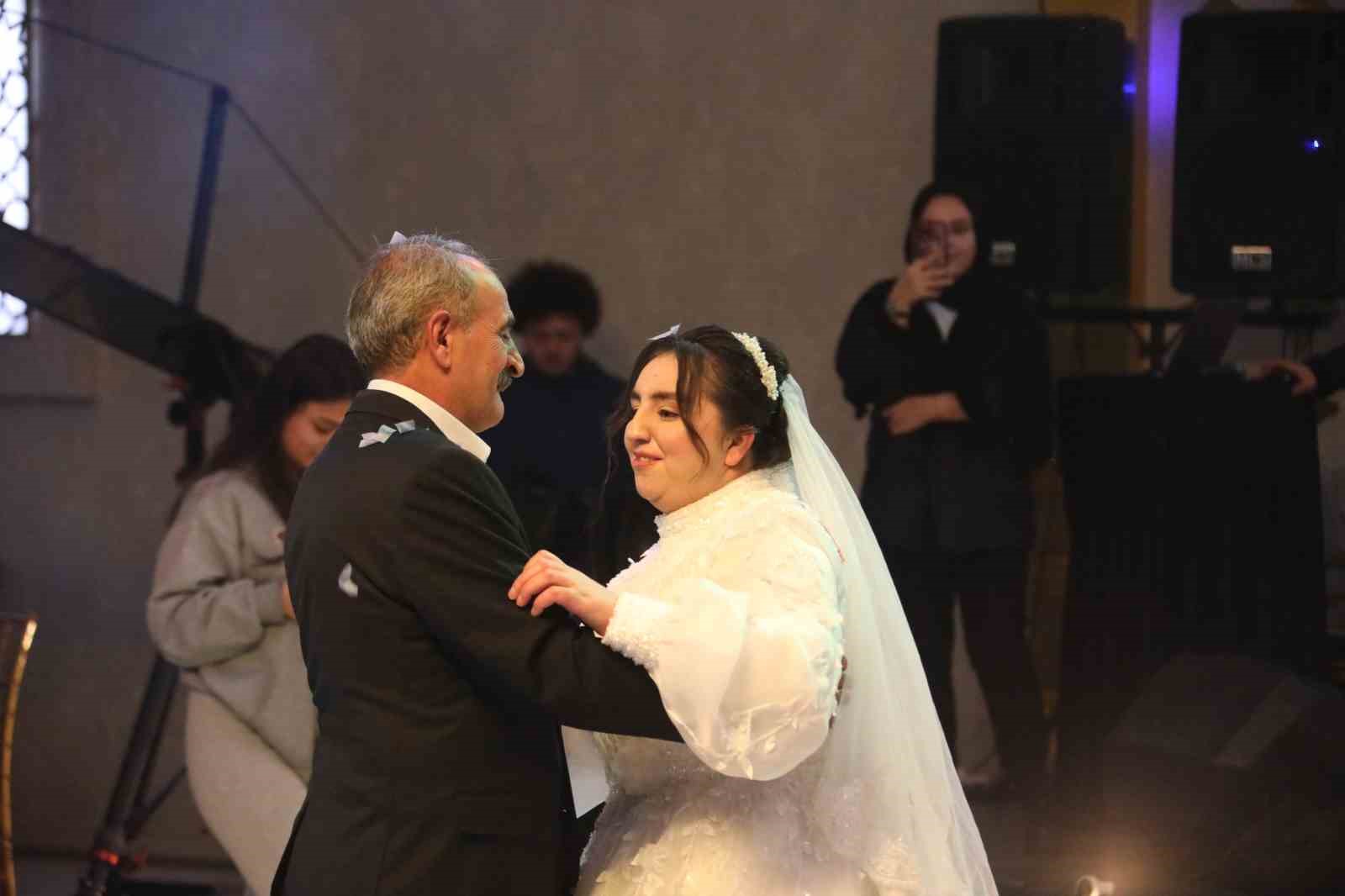 down sendromlu sevvalin dugun ve gelinlik hayali gercek oldu 1 6HDaakME