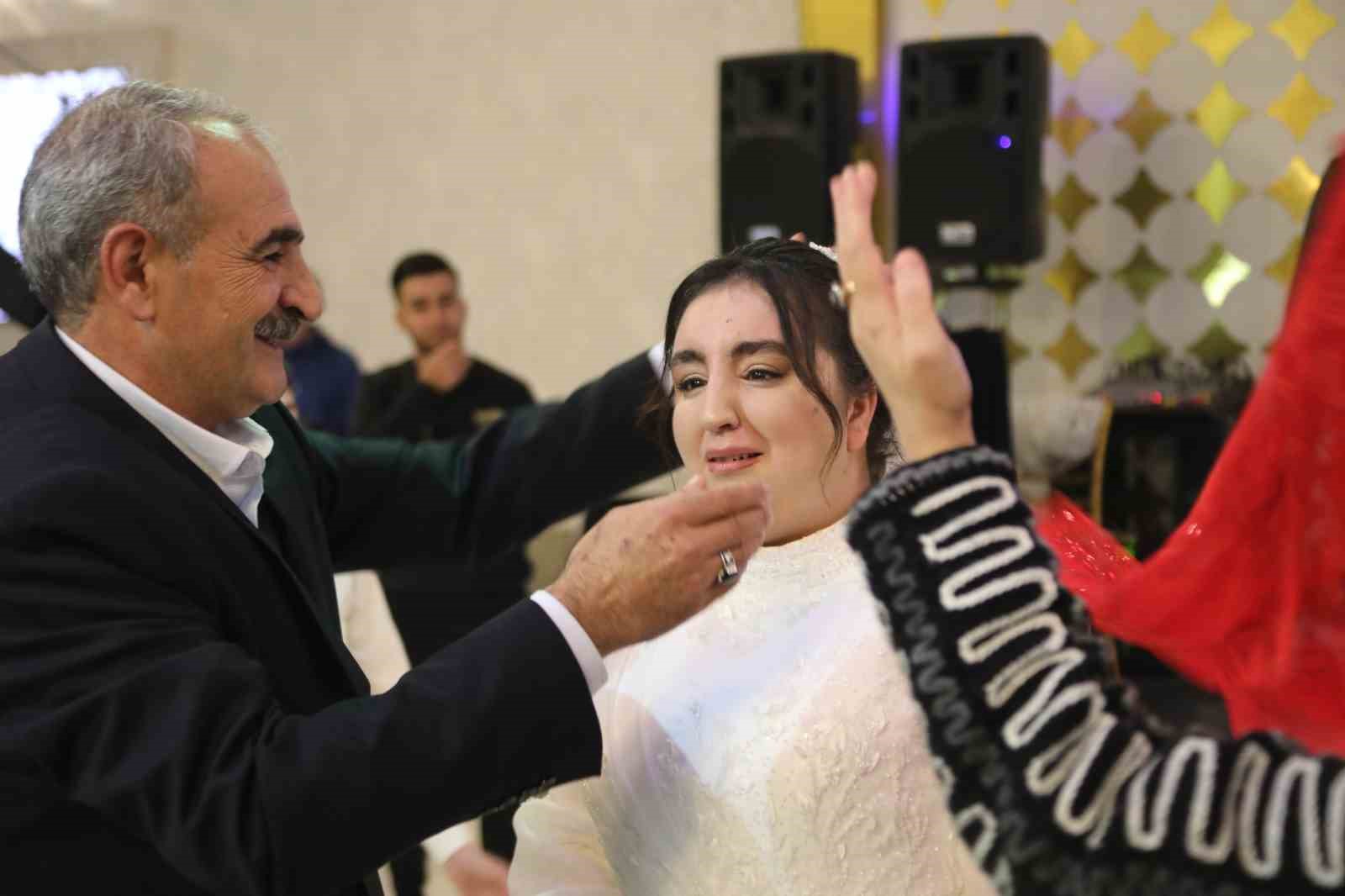 down sendromlu sevvalin dugun ve gelinlik hayali gercek oldu 2 N3YjKuev