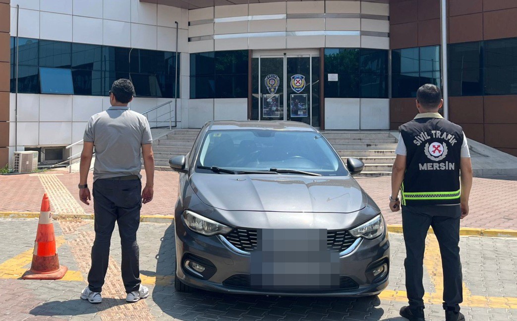 Drift atan sürücüye 140 bin TL ceza: Araç ve ehliyetine de el konuldu 6 drift atan surucuye 140 bin tl ceza arac ve ehliyetine de el konuldu 2 TjIPMdNh