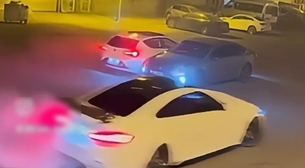 Drift atıp egzozdan ateş çıkardı: O sürünün ehliyeti iptal edilip 55 bin TL ceza kesildi 4 drift atip egzozdan ates cikardi o surunun ehliyeti iptal edilip 55 bin tl ceza vPtsBFJQ