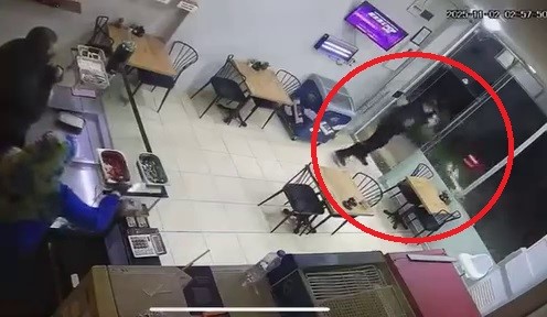 Drift atıp tozu dumana kattı, kaza yapıp böyle kaçtı 4 drift atip tozu dumana katti kaza yapip boyle kacti 0 2iJaM2a6