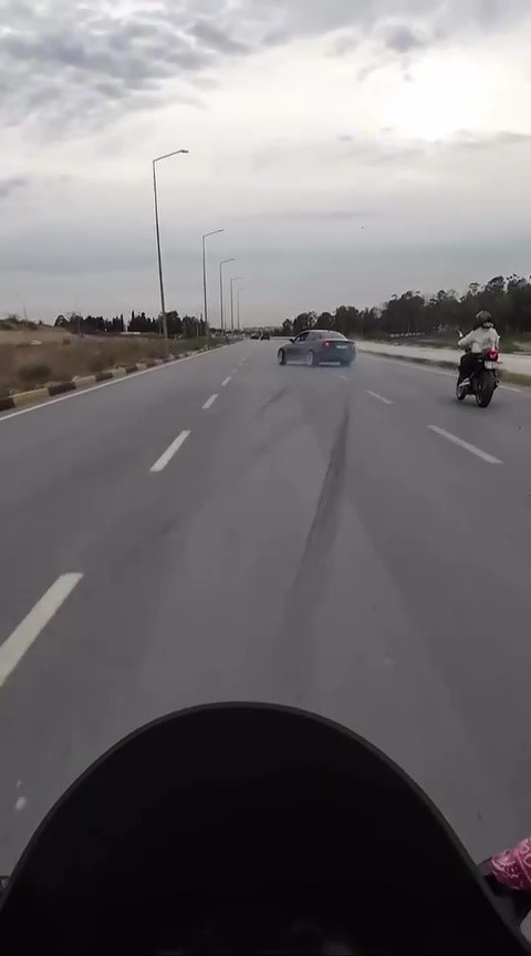 Drift yapan lüks otomobil sürücüsüne 58 bin 217 lira ceza kesildi 5 drift yapan luks otomobil surucusune 58 bin 217 lira ceza kesildi 1