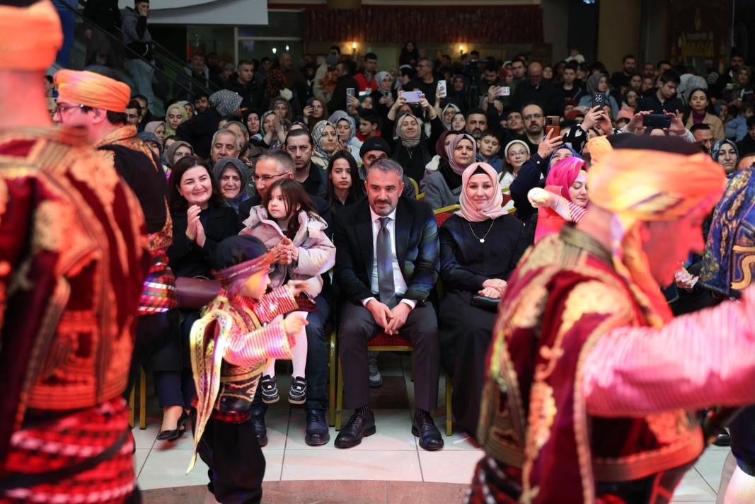 dualar ilahiler ve ezgilerle pursaklarda ramazan basladi 0 PLiRUp5y