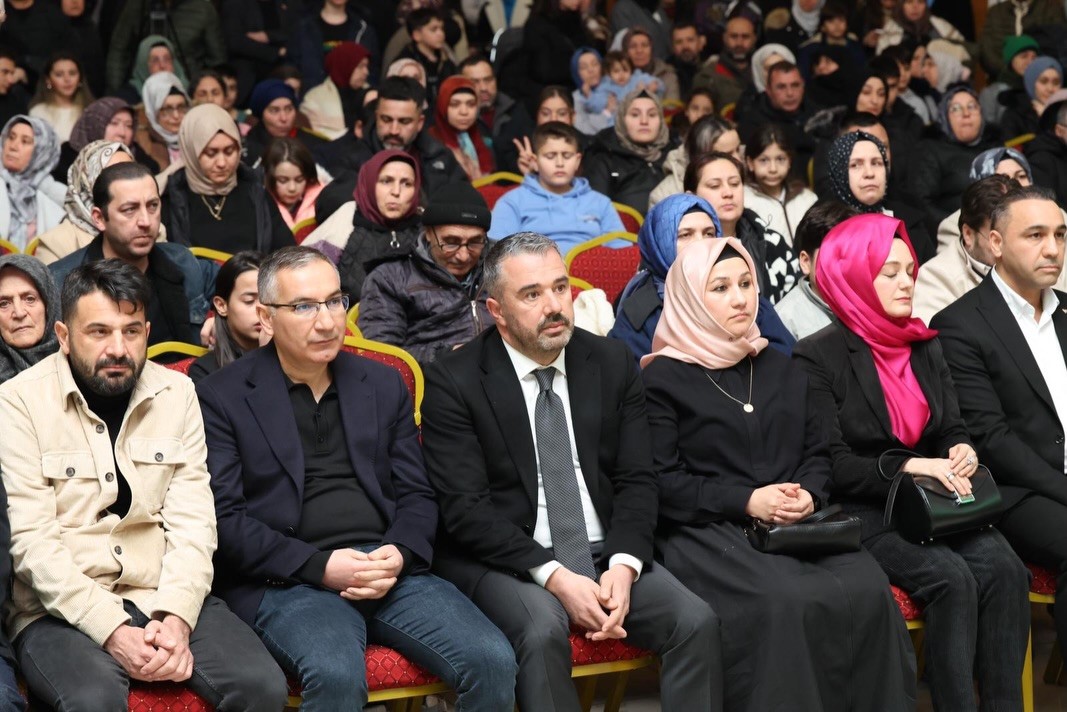 dualar ilahiler ve ezgilerle pursaklarda ramazan basladi 2 iw5H6tYX