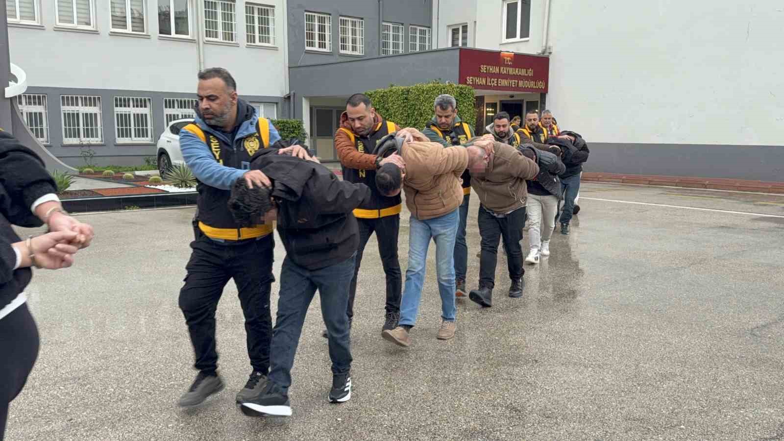 Dublörlerle 10 milyonluk vurgun: Kod adları "Profesör", "Firavun" ve "Azad" çıktı 5 dublorlerle 10 milyonluk vurgun kod adlari profesor firavun ve azad cikti 1 iEqC731d
