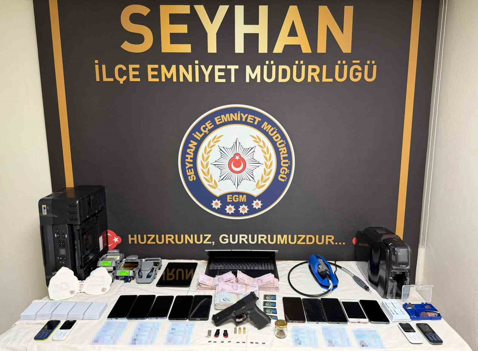 Dublörlerle 10 milyonluk vurgun: Kod adları "Profesör", "Firavun" ve "Azad" çıktı 8 dublorlerle 10 milyonluk vurgun kod adlari profesor firavun ve azad cikti 4 8OKeOQBy