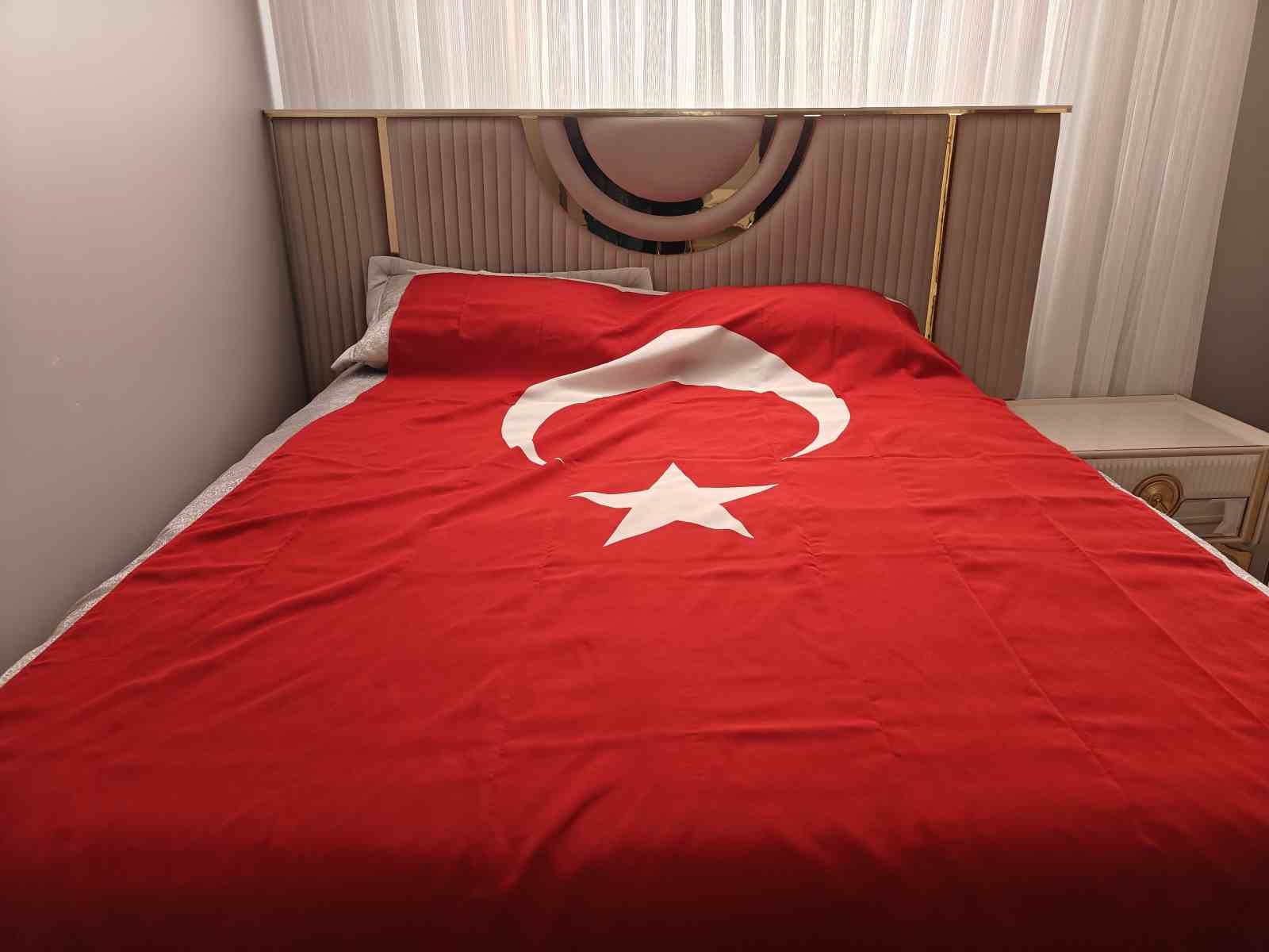 Düğün gecesi şüpheli şekilde ölen uzman çavuşun eşinin yargılanmasına başlandı 9 dugun gecesi supheli sekilde olen uzman cavusun esinin yargilanmasina baslandi 5 DueOWVkI