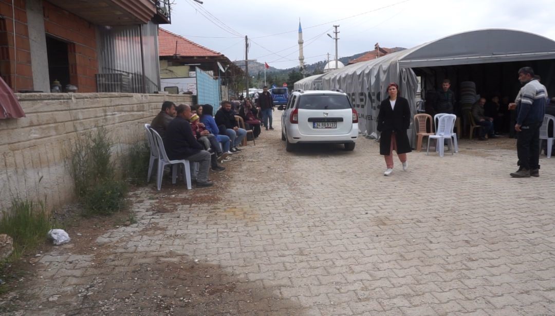 Düğün günü hayatını kaybeden çiftin bir gün önceki kına gecesinden görüntüleri ortaya çıktı 7 dugun gunu hayatini kaybeden ciftin bir gun onceki kina gecesinden goruntuleri ortaya cikti 3 6sLMlh81