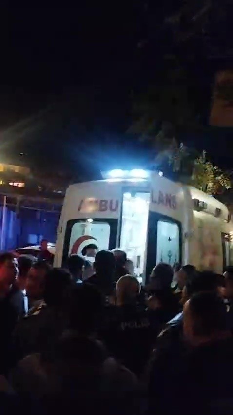 dugun hazirligi yapan guvenlikciyi bicaklayarak olduren zanli tutuklandi 5 CZCS7QnC