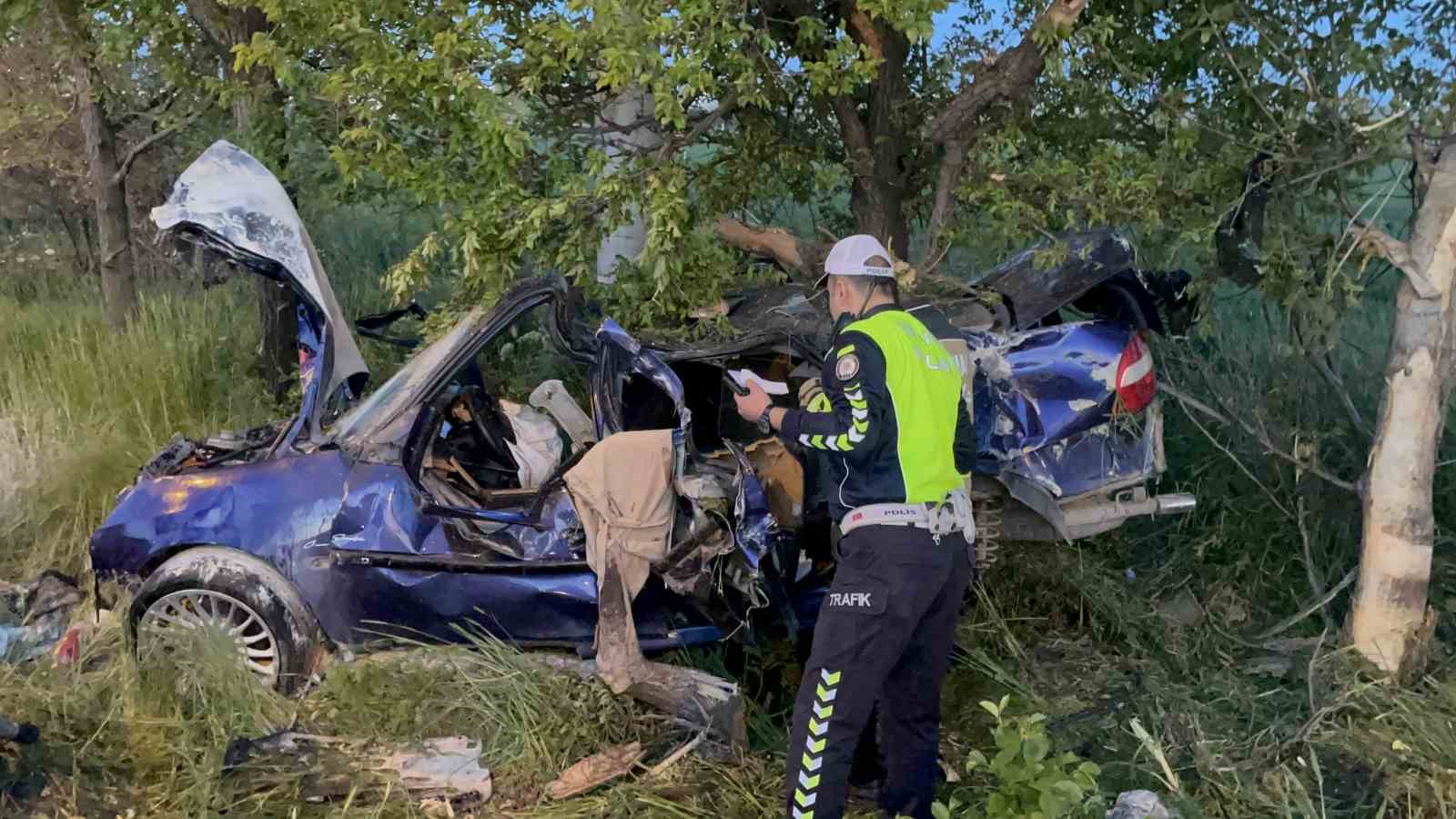 dugun konvoyunda feci kaza 1 olu 1 yarali 0