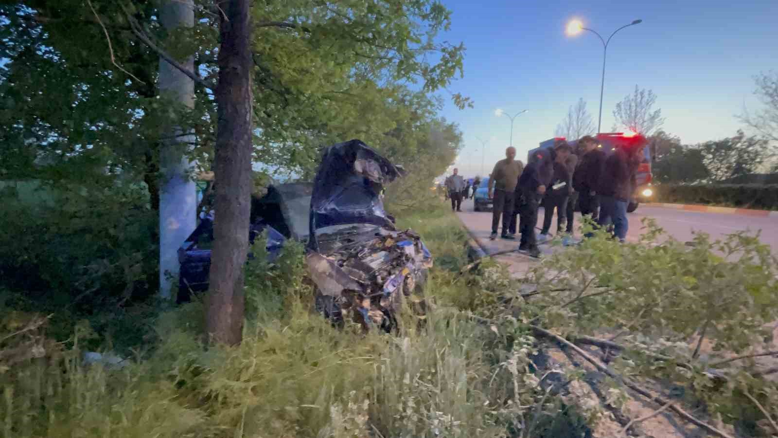 dugun konvoyunda feci kaza 1 olu 1 yarali 5 Ct8N2U8t