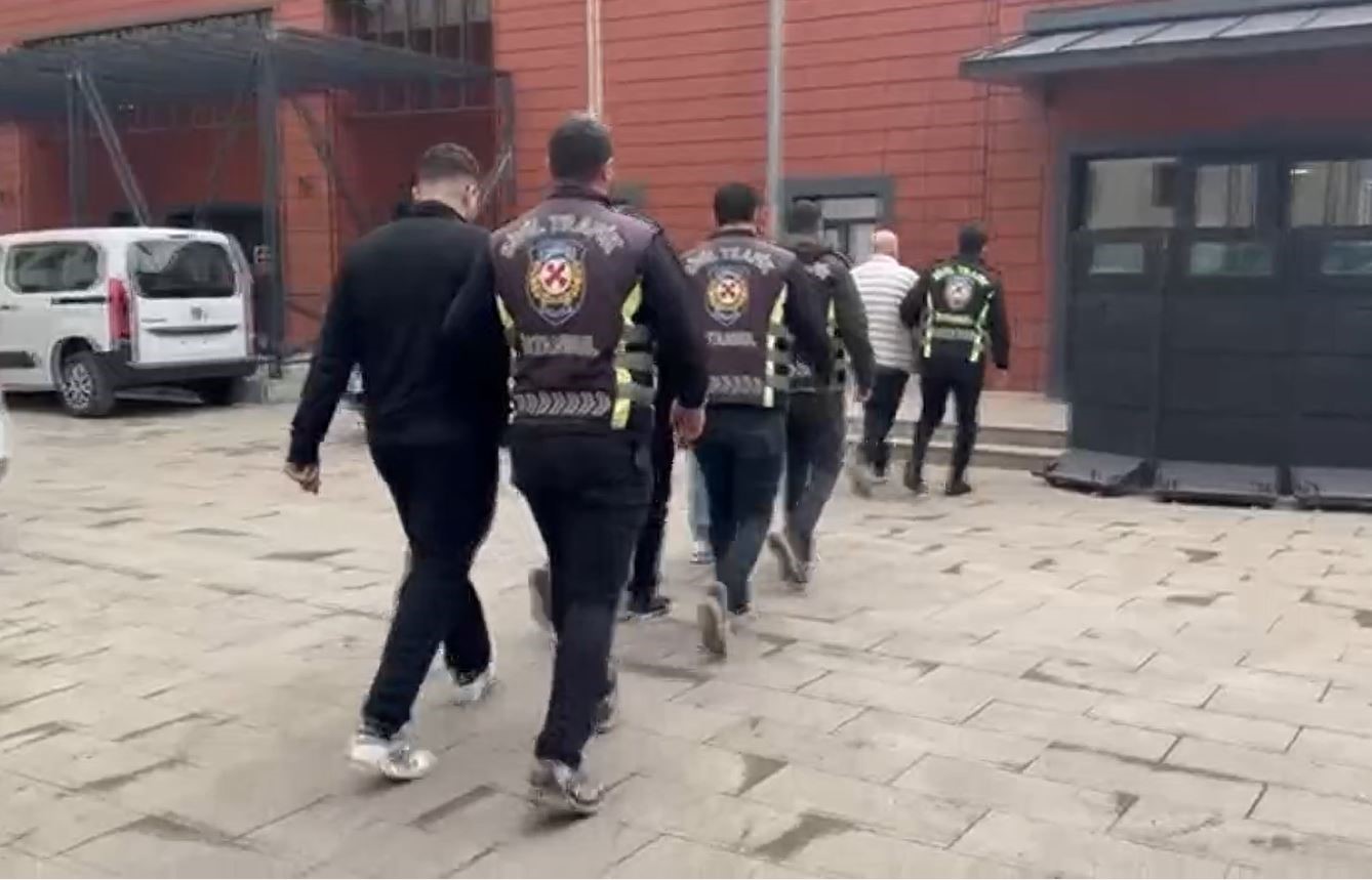 dugun konvoyunda trafigi tehlikeye atan sahislara 15 bin 888 tl ceza 0 nbKes7Vl