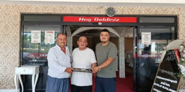 dugun-salonunda-bulunan-30-bin-tl-degerindeki-takilar-sahibine-ulastirildi-1SFpjyvX.jpg