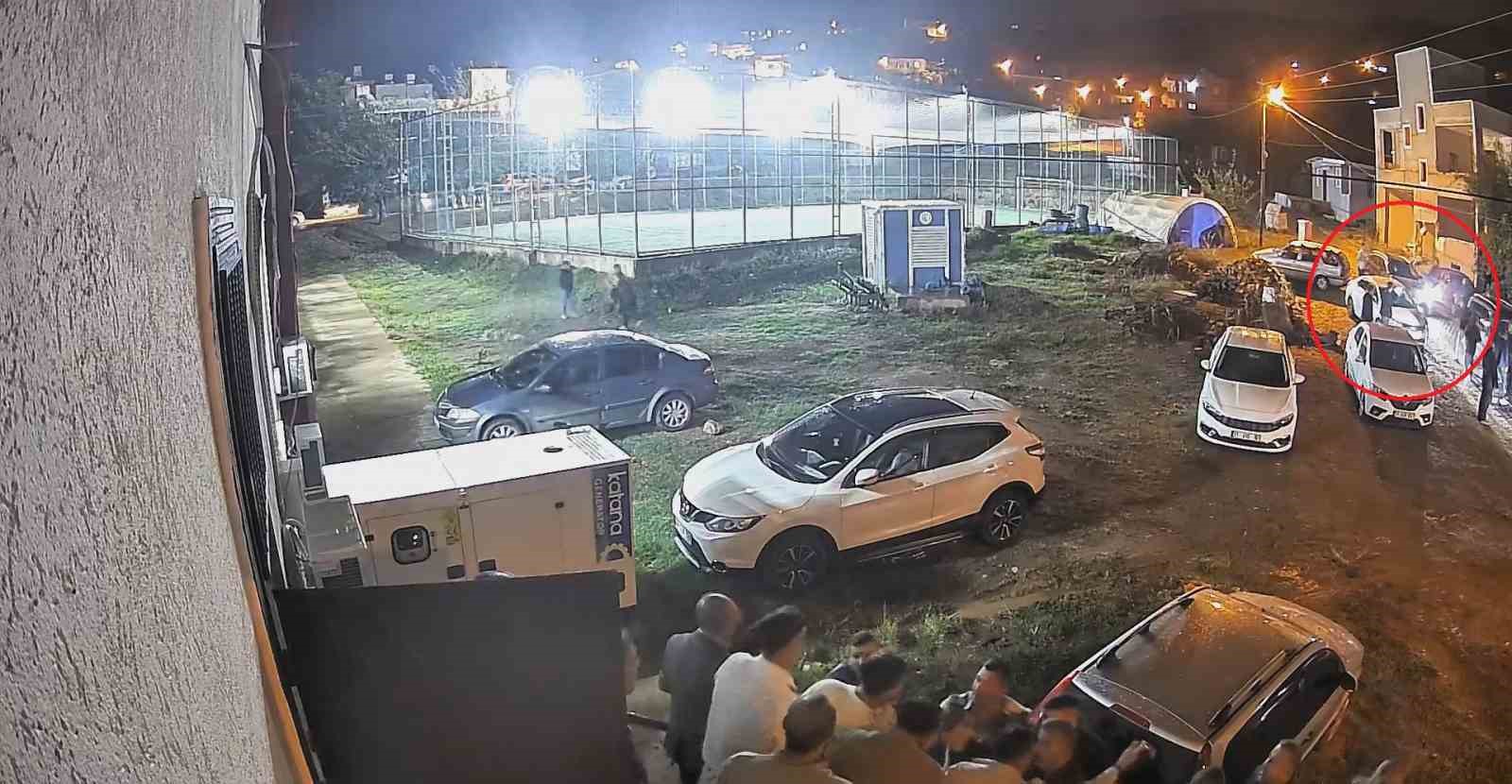 Düğün sonrası yaşanan otopark kavgasında 3 çocuk babası evlatlarının gözü önünde başından vurularak can verdi 9 dugun sonrasi yasanan otopark kavgasinda 3 cocuk babasi evlatlarinin gozu onunde basindan vurularak can ZTgHaOYz