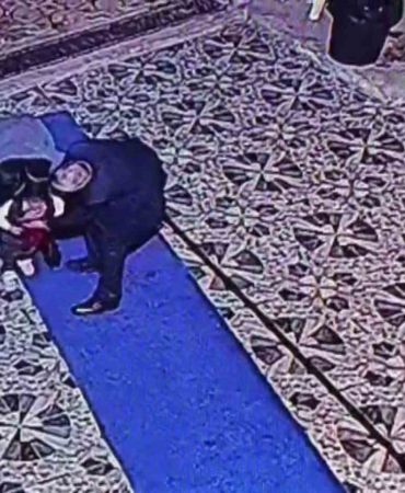 dugunde-bogazina-seker-kacan-cocuk-gazetecinin-heimlich-manevrasi-uygulamasiyla-kurtarildi-wqgXLdCj.jpg